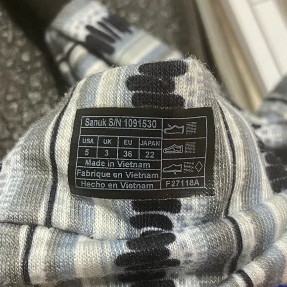 Sanuk Yoga 2 Black+White Island Stripe Sandal - Picture 8 of 10